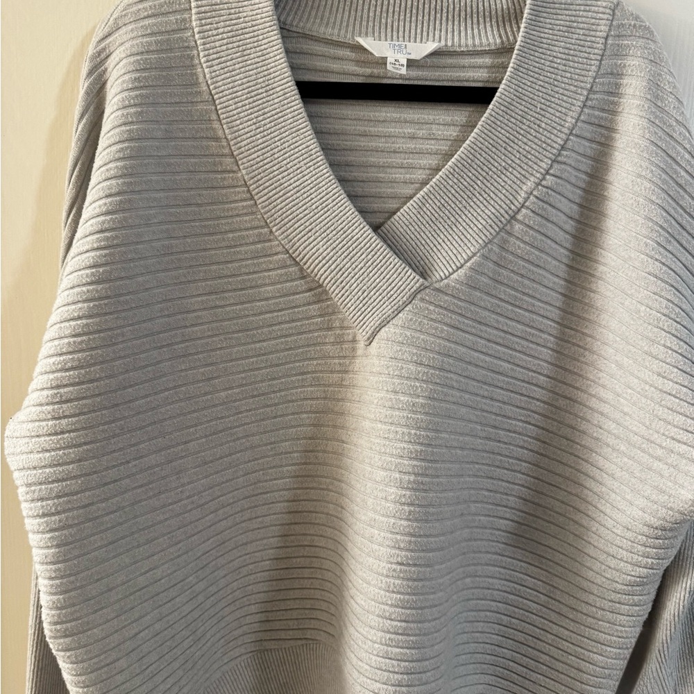 Time and Tru Light Gray V-Neck Sweater